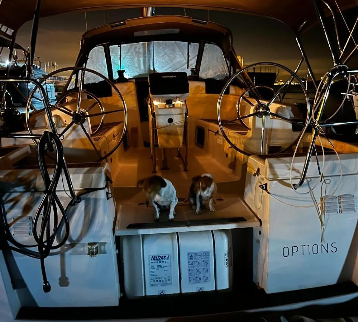 Sleep Aboard A Modern Sailboat In Oeiras Hotel 0*,